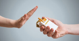 Thuốc lá và rượu cái nào nguy hại hơn cho sức khỏe con người